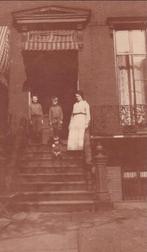 foto gezin voor huis, onbekend, ca 1920-1925, Gebruikt, Verzenden, Foto, Voor 1940