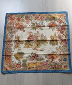 3 verschillende vierkante sjaals, zie de foto's, Ophalen of Verzenden, Zo goed als nieuw, Maat 46/48 (XL) of groter, Sjaal