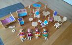 Poppenhuis meubels met 4 poppetjes, Kinderen en Baby's, Speelgoed | Poppenhuizen, Ophalen of Verzenden, Zo goed als nieuw