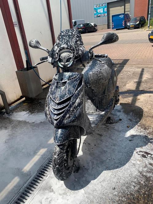 Piaggio Zip 4t 80cc brom (!moet weg!), Fietsen en Brommers, Scooters | Piaggio, Gebruikt, Zip, Benzine, Ophalen