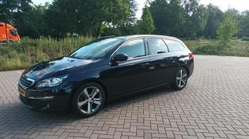 Peugeot 308 SW 1.6 BlueHDI Clima / Pano / Pdc beschikbaar voor biedingen