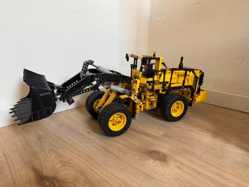 Lego Technic VOLVO L350F 2 in 1 - Compleet - #42030 beschikbaar voor biedingen