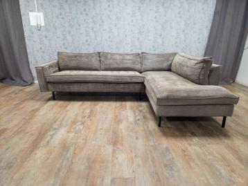 GRATIS BEZORGEN | Mooi Vergrijsd Groen Hoekbank van WOOOD beschikbaar voor biedingen