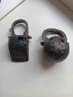 16de eeuwse hangsloten NL bodemvondsten, Antiek en Kunst, Ophalen of Verzenden