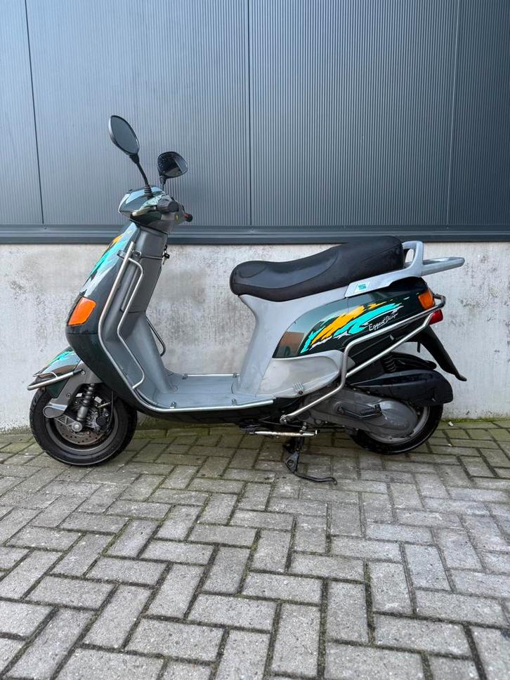 Piaggio Skr 125cc, Fietsen en Brommers, Scooters | Piaggio, Zo goed als nieuw, Overige modellen, Benzine, Ophalen of Verzenden