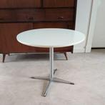 Vintage tafel bijzettafel. Wit formica + chroom Pastoe stijl, Huis en Inrichting, Ophalen, Rond, 55 tot 75 cm, Zo goed als nieuw