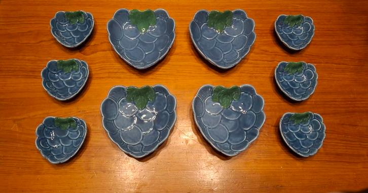 Blauwe druiven servies, Huis en Inrichting, Keuken | Servies, Nieuw, Schaal of Schalen, Overige stijlen, Aardewerk, Ophalen of Verzenden