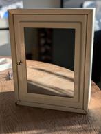 Spiegelkastje metaal beige vintage, Huis en Inrichting, Ophalen of Verzenden, Rechthoekig, Minder dan 50 cm, Minder dan 100 cm