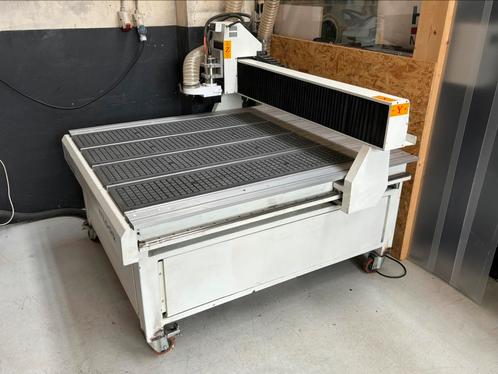 CNC Freesmachine met afzuiging, 137x152 freesbed, Doe-het-zelf en Verbouw, Gereedschap | Freesmachines, Gebruikt, Overige soorten