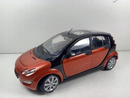 kyosho 1/18 smart forfour, Hobby en Vrije tijd, Modelauto's | 1:18, Zo goed als nieuw, Kyosho, Ophalen of Verzenden