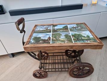 thee trolley tafel  beschikbaar voor biedingen