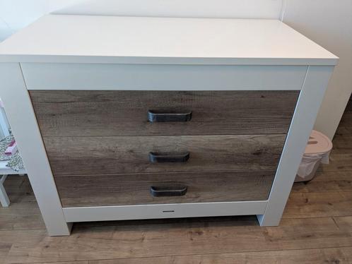 Baby kamer, Kinderen en Baby's, Kinderkamer | Commodes en Kasten, Zo goed als nieuw, Commode, 90 tot 105 cm, 100 cm of meer, 50 tot 70 cm