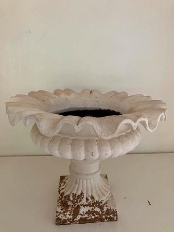 Witte Medici Vaas - 33cm diameter, 26cm hoog beschikbaar voor biedingen