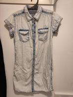 WE Fashion Gwendi dress lichtblauwe denimjurk mt 122-128, Meisje, Ophalen of Verzenden, Zo goed als nieuw, Jurk of Rok