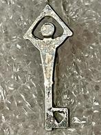 Zilverkleur speldje met mensfiguur, Ophalen of Verzenden, Gebruikt