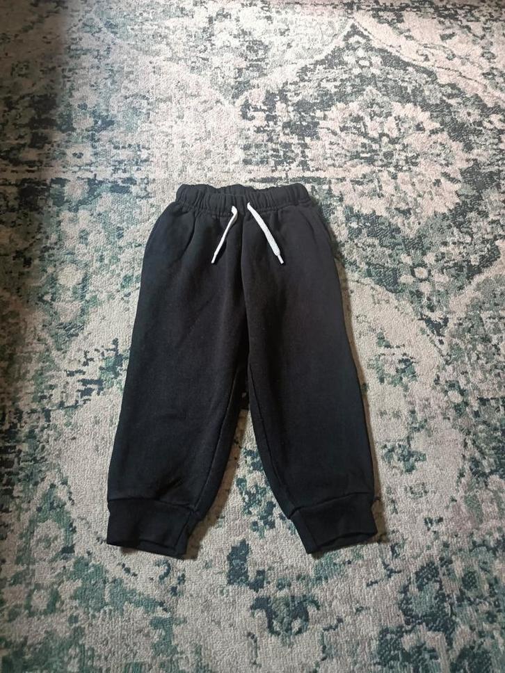 Jongens jogging broek maat 98, Kinderen en Baby's, Kinderkleding | Maat 98, Zo goed als nieuw, Jongen, Broek, Ophalen of Verzenden