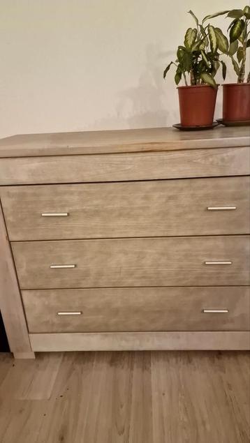 Babykamers complete kledingkast,commode, ledikant matra,kaps beschikbaar voor biedingen