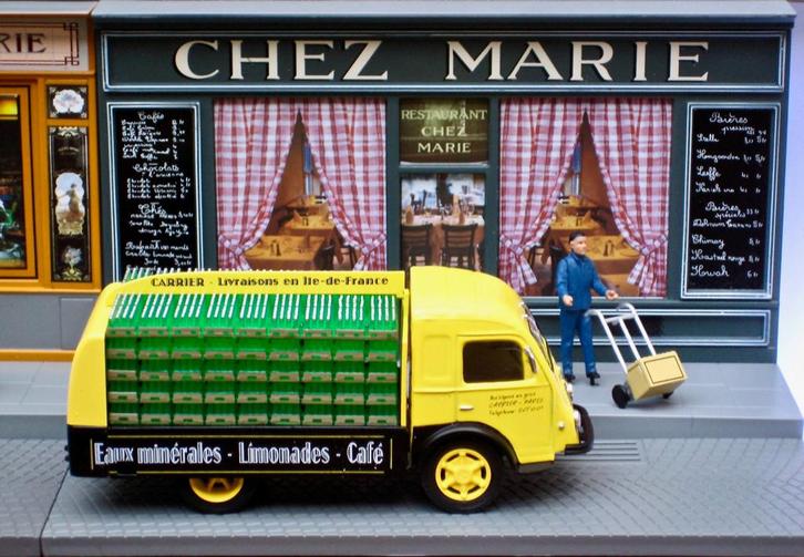 Renault Galion drankenwagen + straatdecor Altaya 1:43, Hobby en Vrije tijd, Modelauto's | 1:43, Nieuw, Auto, Overige merken, Ophalen of Verzenden