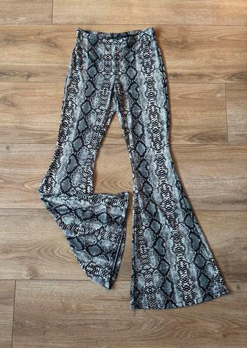 Flared broek maat S beschikbaar voor biedingen
