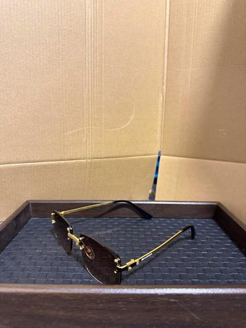 Sunglasses beschikbaar voor biedingen