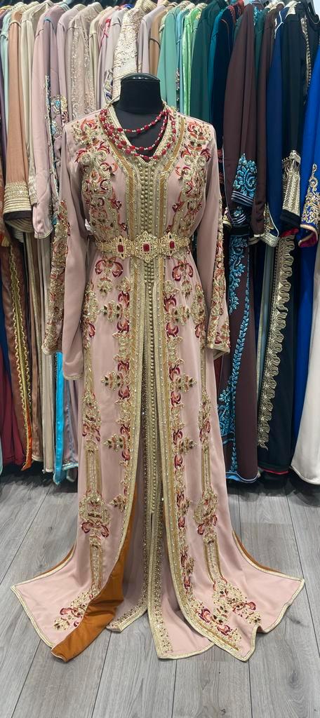 Mooie Marokkaanse Takchita, Kleding | Dames, Gelegenheidskleding, Zo goed als nieuw, Overige typen, Maat 42/44 (L), Beige, Ophalen of Verzenden