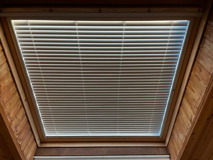 Velux Luxaflex voor dakraam U08 | Alu | Goed werkend | ZGST, Huis en Inrichting, Stoffering | Gordijnen en Lamellen, Gebruikt