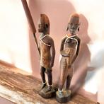 Twee houten beeldjes van de Masai stam in Kenia., Ophalen of Verzenden