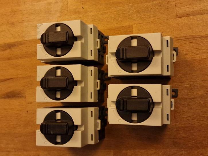 ABB schakelaar 40A 3P OT40M3,  25st beschikbaar, Doe-het-zelf en Verbouw, Elektra en Kabels, Gebruikt, Schakelaar, Verzenden