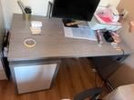 Betonleuk bureau, Huis en Inrichting, Ophalen, Zo goed als nieuw