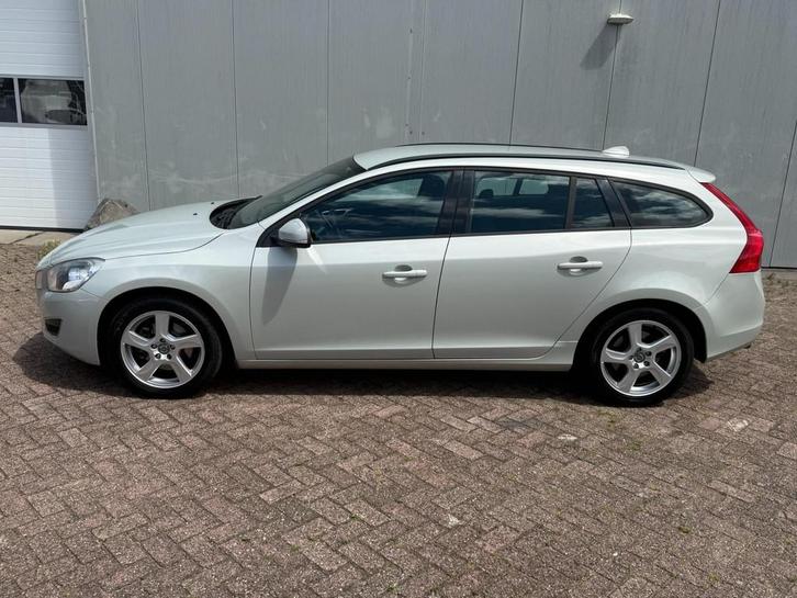 Volvo V60 1.6 T3 Kinetic, Auto's, Volvo, Bedrijf, Te koop, V60, ABS, Airbags, Airconditioning, Boordcomputer, Centrale vergrendeling