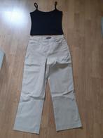 Beige/ zandkleurige 7/8 pantalon maat 40 met zwart topje, Maat 38/40 (M), Beige, V&D basics, Ophalen of Verzenden