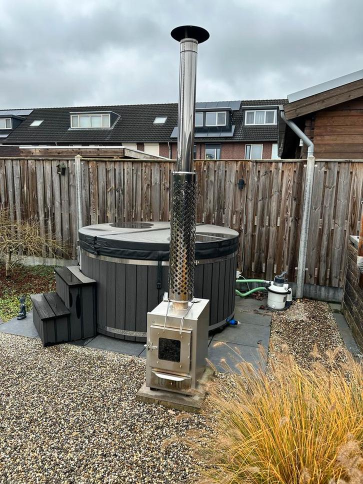 6 persoons Hottub - zgan overcompleet, Tuin en Terras, Bubbelbaden en Hottubs, Zo goed als nieuw, Vast, Afdekzeil, Filter, Pomp