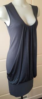 Bijenkorf mooie grijze jurk mt M 38 40 | Gratis Verzenden !, Kleding | Dames, Jurken, Maat 38/40 (M), Verzenden, Bijenkorf, Zo goed als nieuw