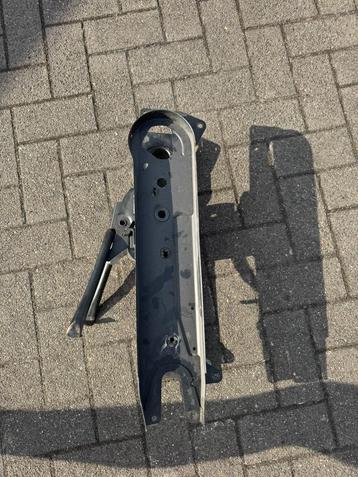 Verstevigde Achterbrug – Gilera Citta / Piaggio Si / Boxer beschikbaar voor biedingen