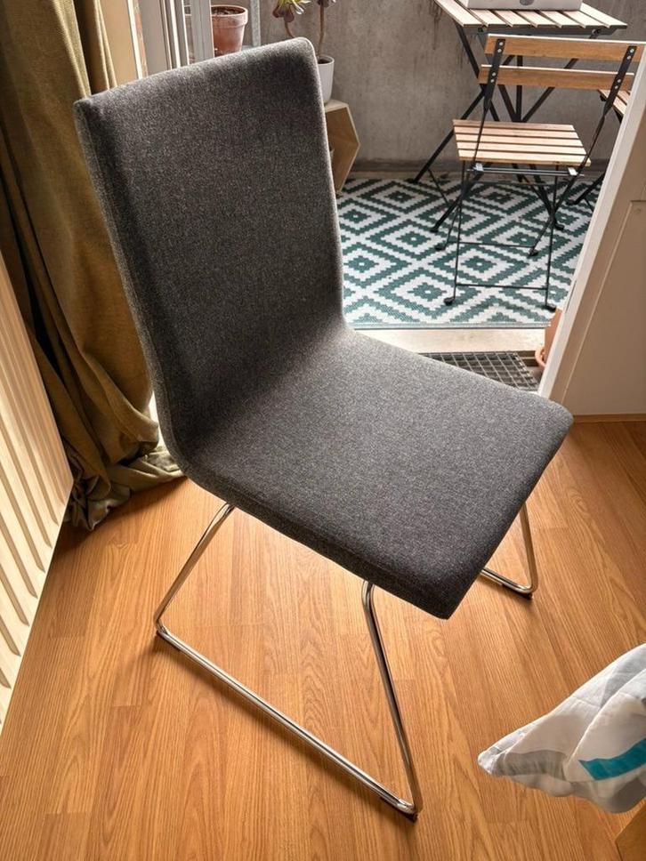 IKEA Modern Gray Chair with Chrome Legs, Huis en Inrichting, Stoelen, Zo goed als nieuw, Eén, Metaal, Grijs, Ophalen
