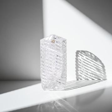 Rogaska Kristallen Driehoek Vaas – LED Crystal Bloemenvaas beschikbaar voor biedingen