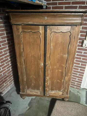 Mooie biedermeier meiden kast beschikbaar voor biedingen