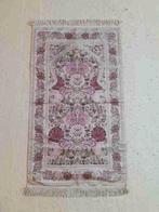 leedje tafelkleed rozen met gouddraad 126/67, Huis en Inrichting, Tafelkleden, Gebruikt, Etten-Leur, DJT@dejuistetoon.eu, Ophalen of Verzenden