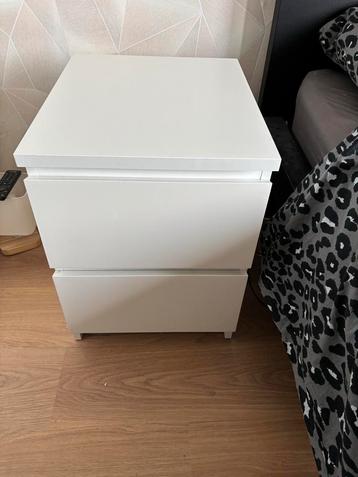 2x Nachtkastjes - Wit beschikbaar voor biedingen