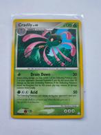 Cradily - Pokemon, Ophalen of Verzenden, Zo goed als nieuw, Losse kaart, Foil