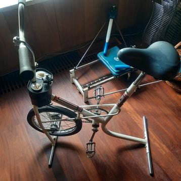 Vintage Universal Hometrainer beschikbaar voor biedingen