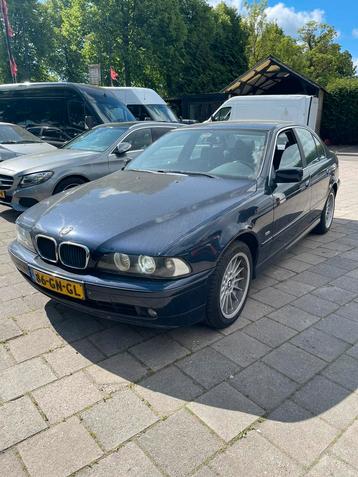 BMW 520 6-Cil | AUT 2001 | NL-auto beschikbaar voor biedingen