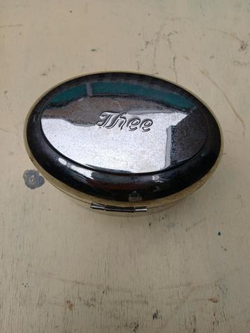 Vintage Thee Blikje - Charmant en Functioneel beschikbaar voor biedingen