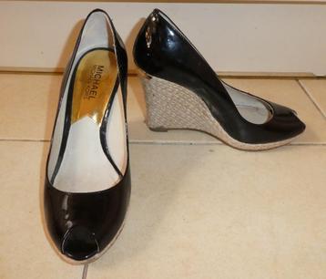 Michael Kors sleehakken wedges maat 37 lakleer zwart peeptoe beschikbaar voor biedingen