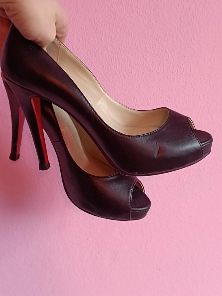 Originele Christian Louboutin Peep-Toe Pumps 39, Kleding | Dames, Schoenen, Ophalen of Verzenden