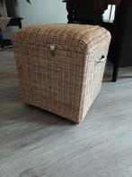 Riviera Maison rattan bijzetkastje, Huis en Inrichting, Ophalen, Gebruikt, Rond, Riet