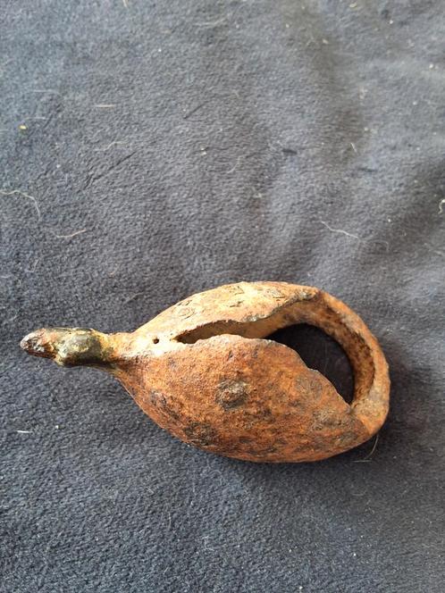 Antiek Verroest Metalen Object - Mysterieus Oud  bodemvondst, Antiek en Kunst, Antiek | Gereedschap en Instrumenten, Ophalen of Verzenden