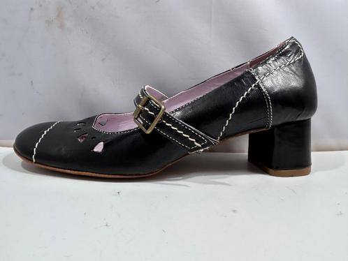 van Dalen. maat 38 zwarte schoenen met siernaden., Kleding | Dames, Schoenen, Zo goed als nieuw, Schoenen met lage hakken, Zwart