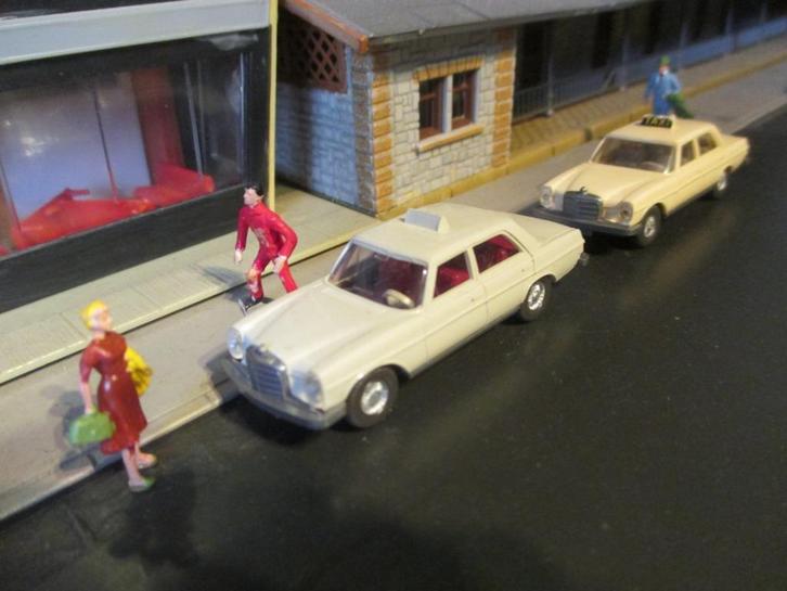 Mercedes Benz W114 / W115 /8 Taxi Wiking Perlweiss !!! inc., Hobby en Vrije tijd, Modelauto's | 1:87, Zo goed als nieuw, Auto