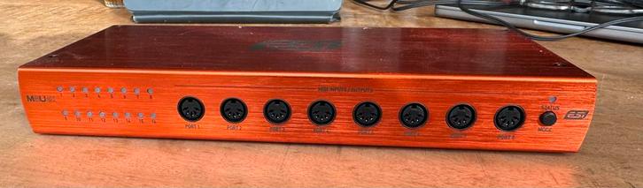 ESI M8UeX 16 ports USB 3, midi interface en USB 3 hub, Muziek en Instrumenten, Midi-apparatuur, Zo goed als nieuw, Ophalen